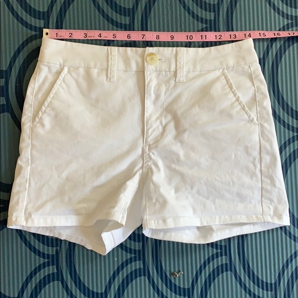 American Eagle High-Rise White Shorts - Picture 3 of 8